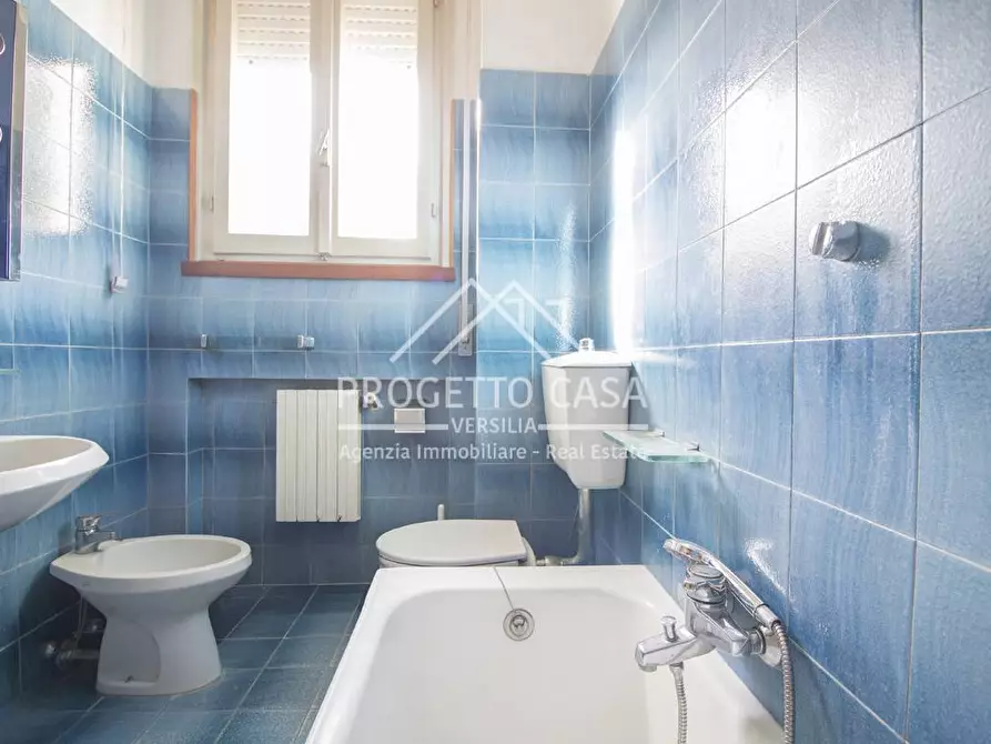 Immagine 12 di Appartamento in vendita  in VIA ROSETO a Camaiore