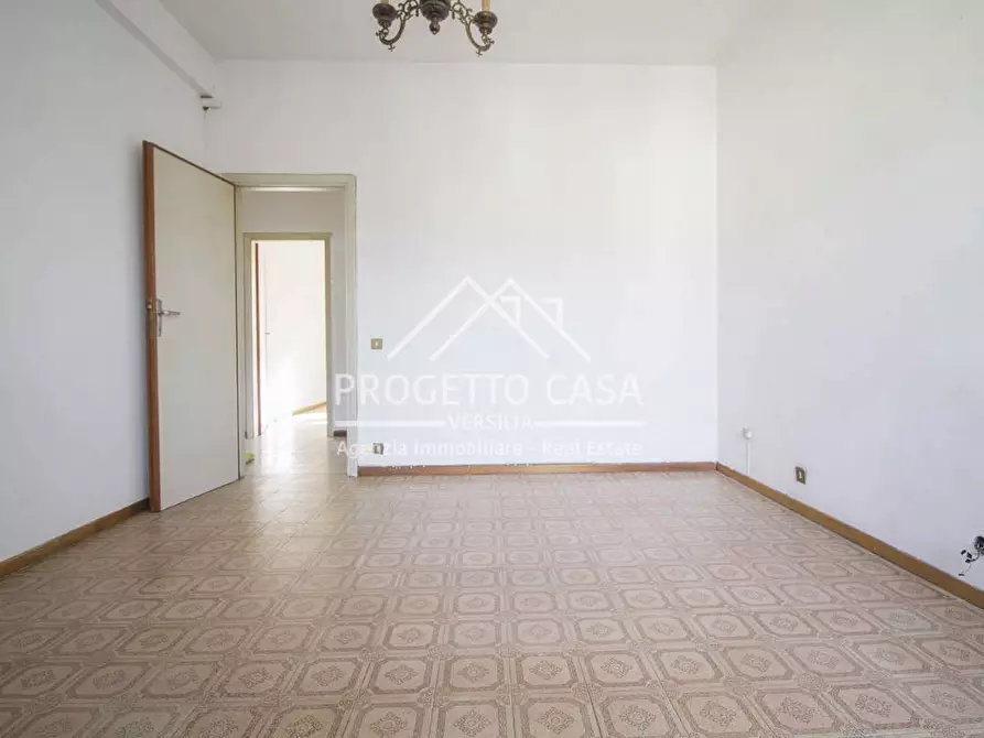 Immagine 19 di Appartamento in vendita  in VIA ROSETO a Camaiore