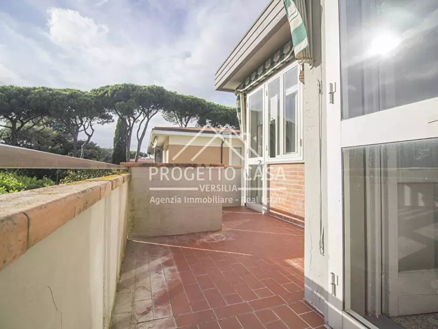 Immagine 21 di Appartamento in vendita  in VIA ROSETO a Camaiore