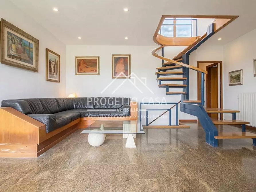 Immagine 3 di Casa indipendente in vendita  in Via della Quiete a Camaiore