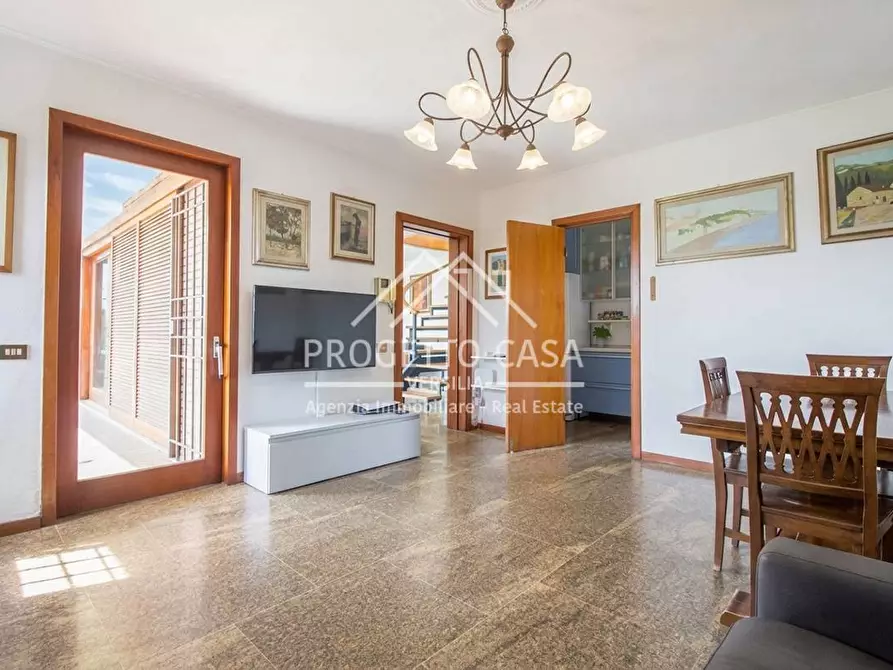 Immagine 8 di Casa indipendente in vendita  in Via della Quiete a Camaiore