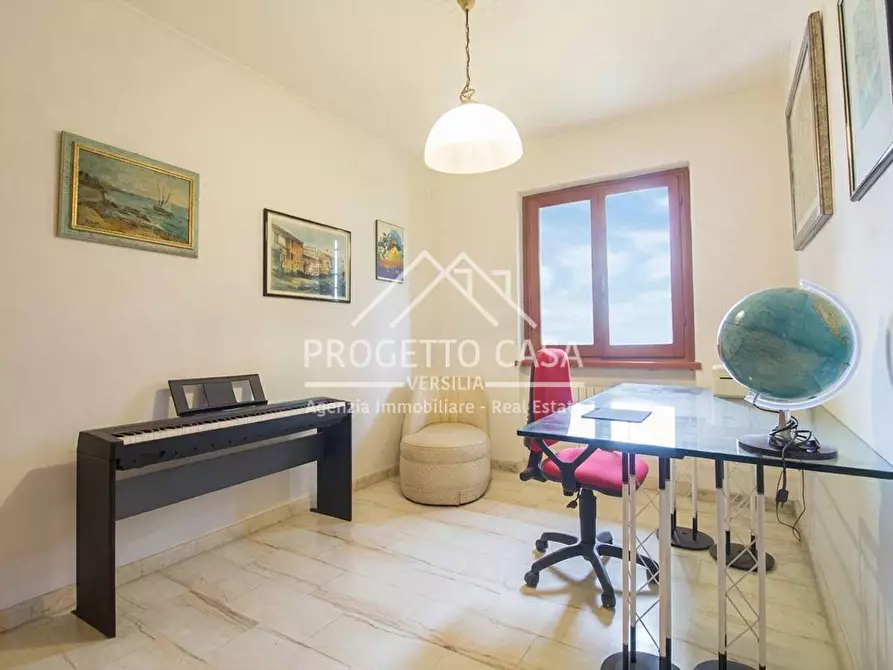 Immagine 15 di Casa indipendente in vendita  in Via della Quiete a Camaiore