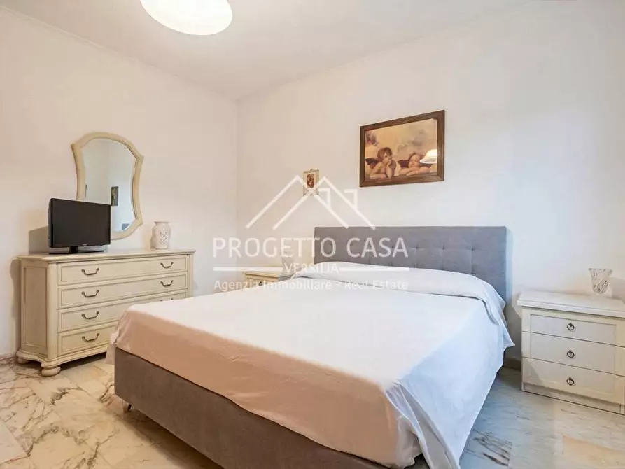 Immagine 25 di Casa indipendente in vendita  in Via della Quiete a Camaiore