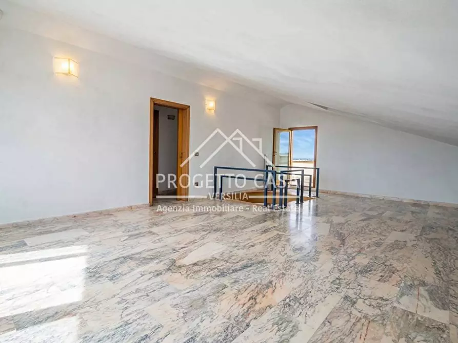 Immagine 32 di Casa indipendente in vendita  in Via della Quiete a Camaiore