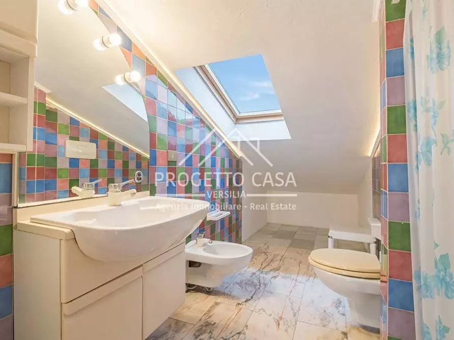 Immagine 34 di Casa indipendente in vendita  in Via della Quiete a Camaiore