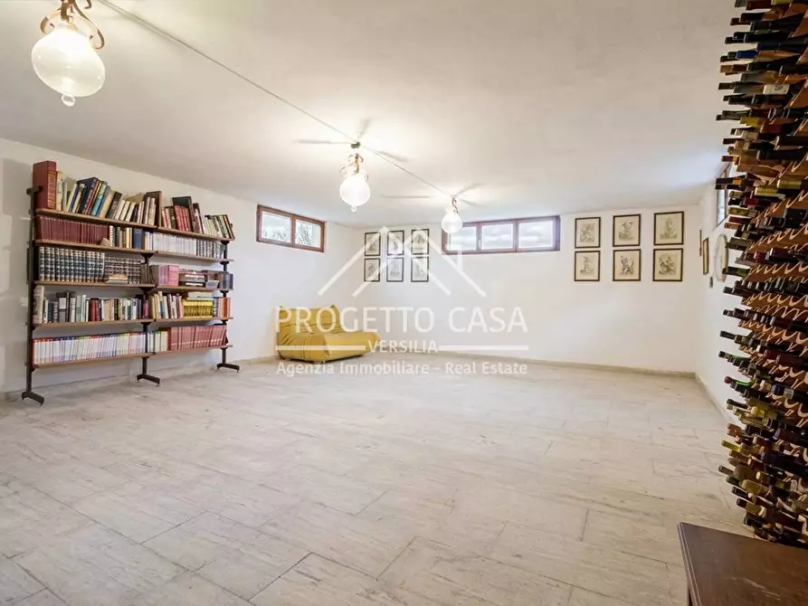 Immagine 38 di Casa indipendente in vendita  in Via della Quiete a Camaiore