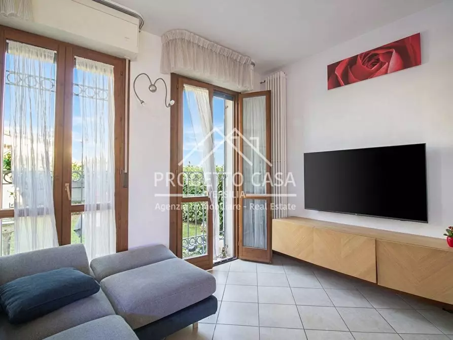 Immagine 2 di Casa indipendente in vendita  in VIA ILLICA a Viareggio