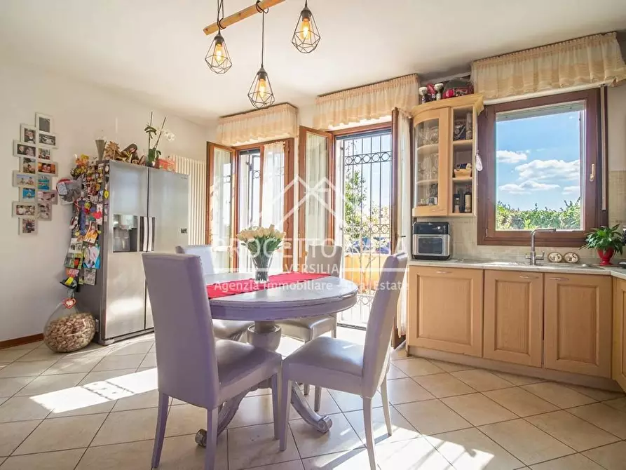 Immagine 6 di Casa indipendente in vendita  in VIA ILLICA a Viareggio