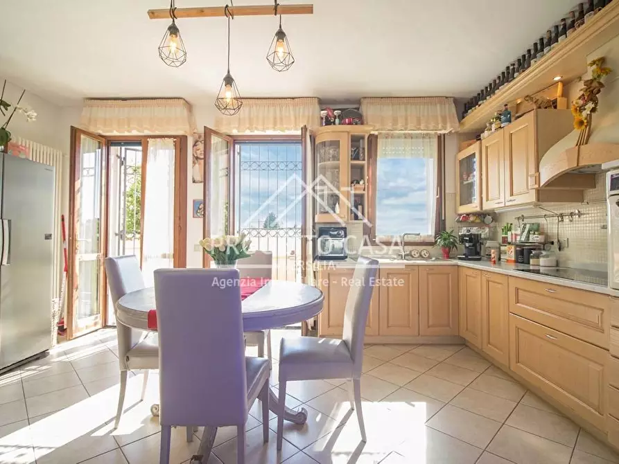 Immagine 7 di Casa indipendente in vendita  in VIA ILLICA a Viareggio