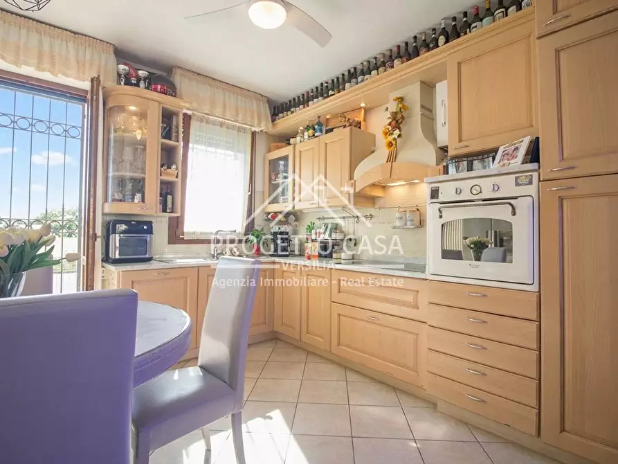 Immagine 8 di Casa indipendente in vendita  in VIA ILLICA a Viareggio