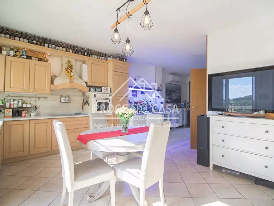 Immagine 10 di Casa indipendente in vendita  in VIA ILLICA a Viareggio