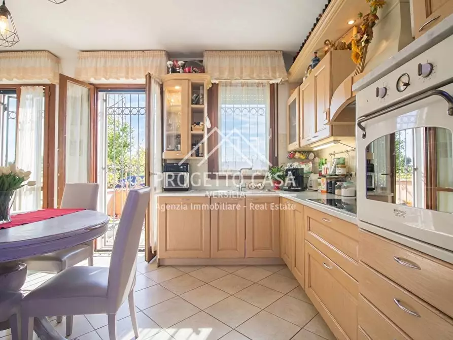 Immagine 11 di Casa indipendente in vendita  in VIA ILLICA a Viareggio