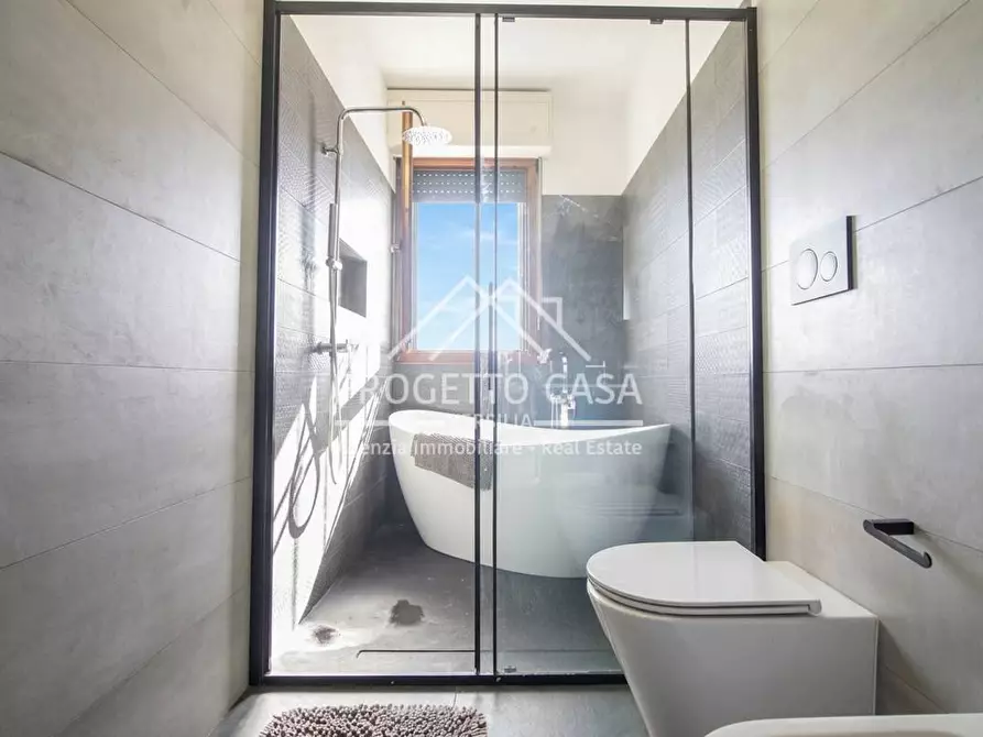 Immagine 24 di Casa indipendente in vendita  in VIA ILLICA a Viareggio