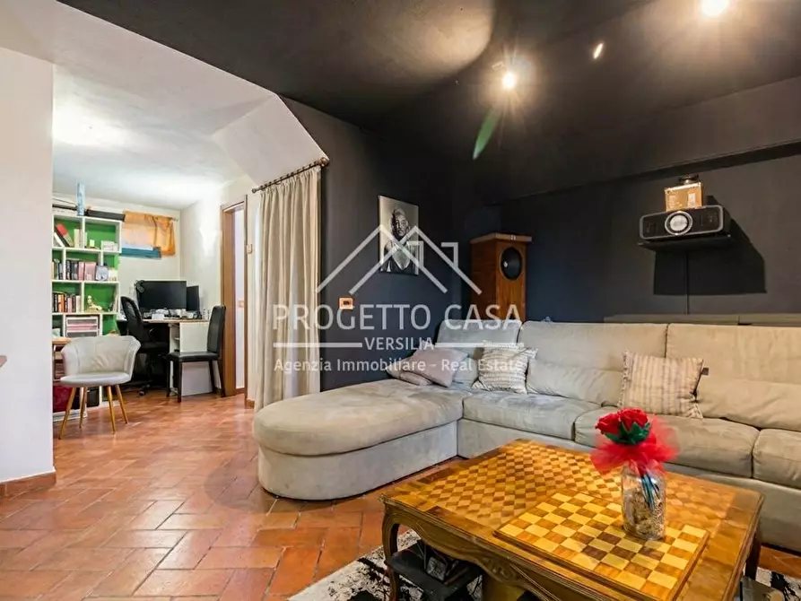 Immagine 31 di Casa indipendente in vendita  in VIA ILLICA a Viareggio