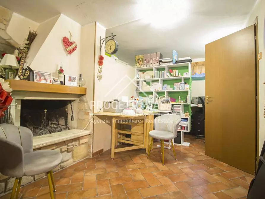 Immagine 32 di Casa indipendente in vendita  in VIA ILLICA a Viareggio