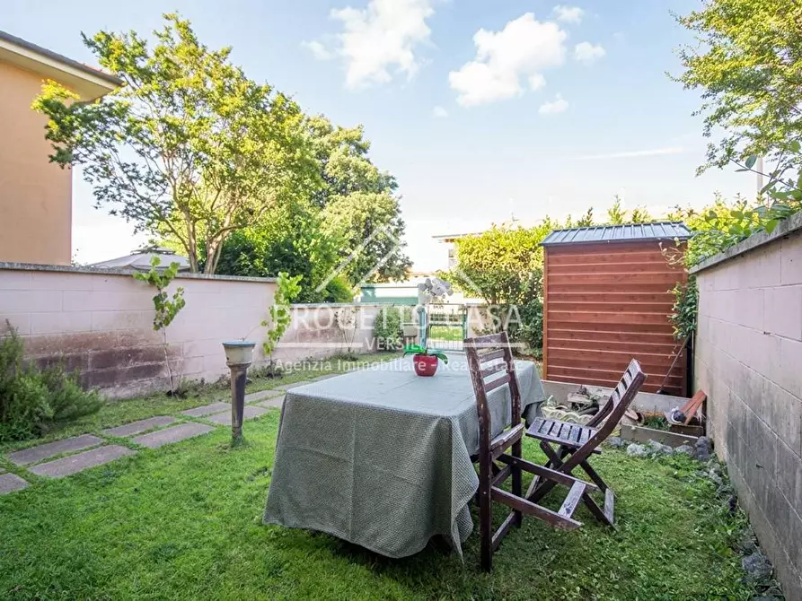 Immagine 36 di Casa indipendente in vendita  in VIA ILLICA a Viareggio