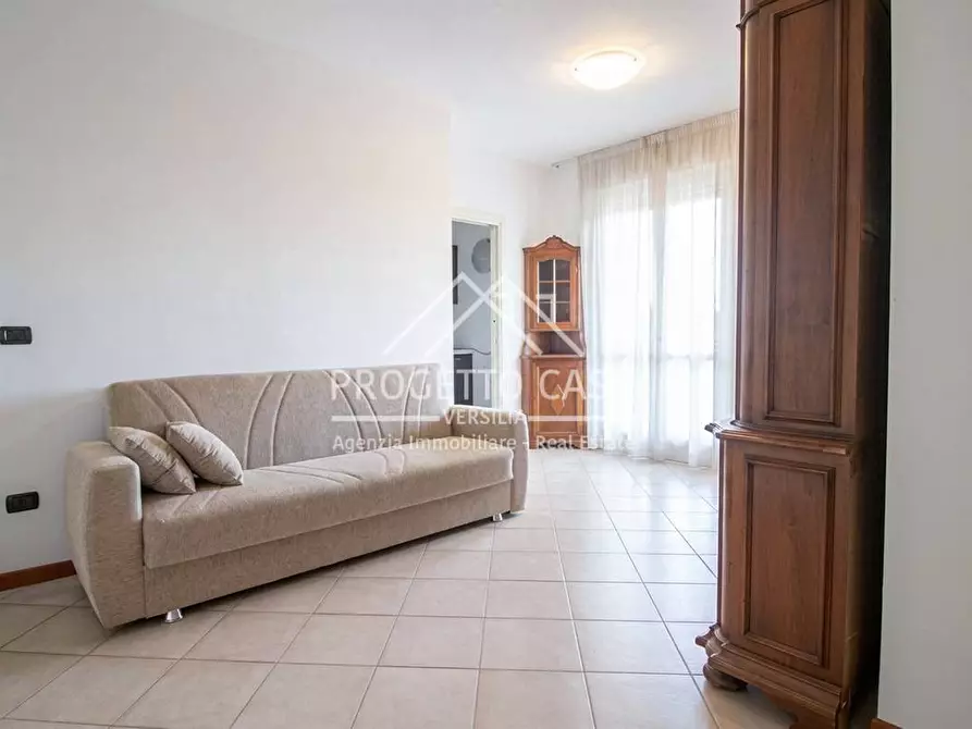 Immagine 2 di Appartamento in vendita  in Via Silvio Micheli a Viareggio