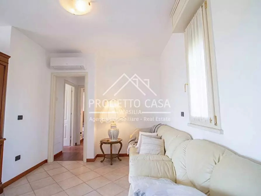 Immagine 5 di Appartamento in vendita  in Via Silvio Micheli a Viareggio