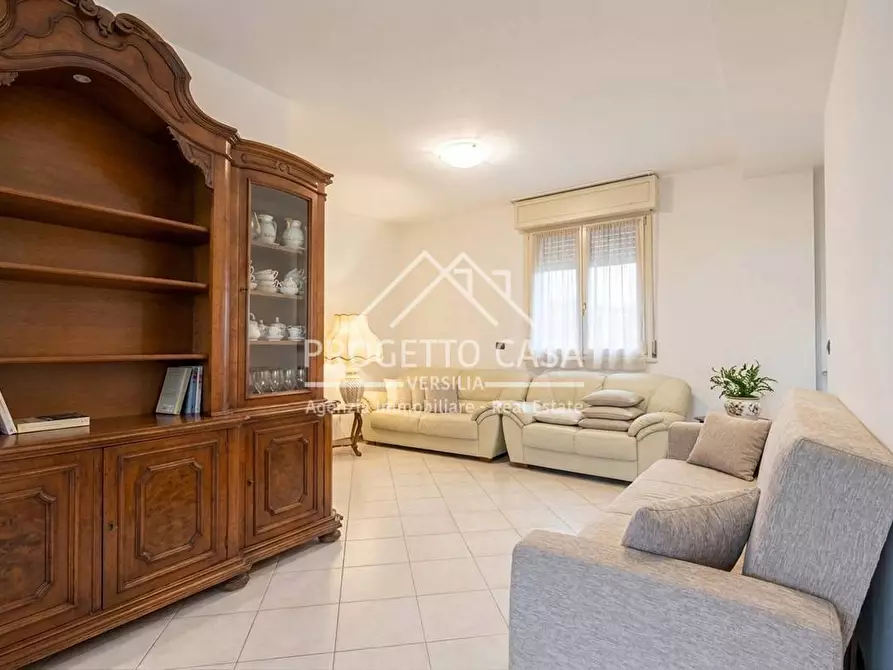Immagine 6 di Appartamento in vendita  in Via Silvio Micheli a Viareggio