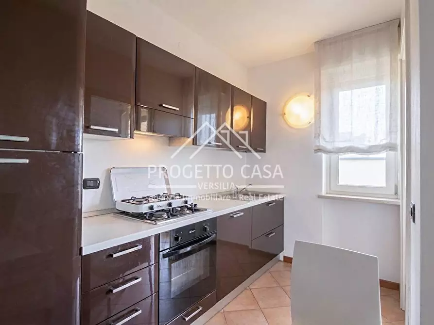 Immagine 10 di Appartamento in vendita  in Via Silvio Micheli a Viareggio