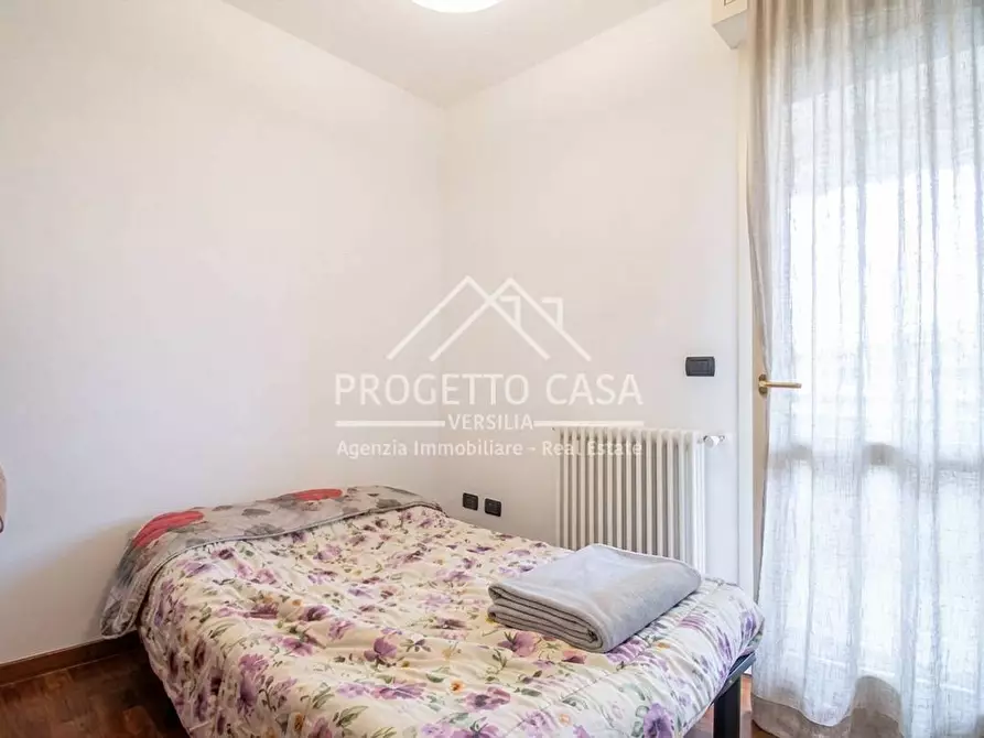 Immagine 12 di Appartamento in vendita  in Via Silvio Micheli a Viareggio