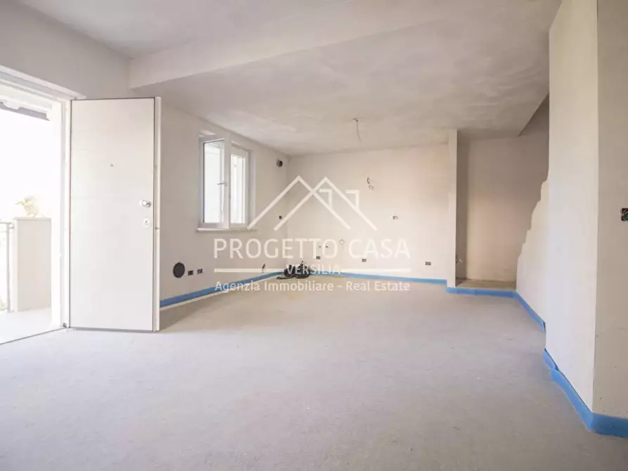 Immagine 2 di Casa indipendente in vendita  in VIA ALFONSO LA MARMORA a Camaiore