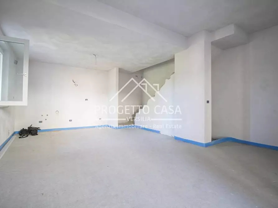 Immagine 3 di Casa indipendente in vendita  in VIA ALFONSO LA MARMORA a Camaiore