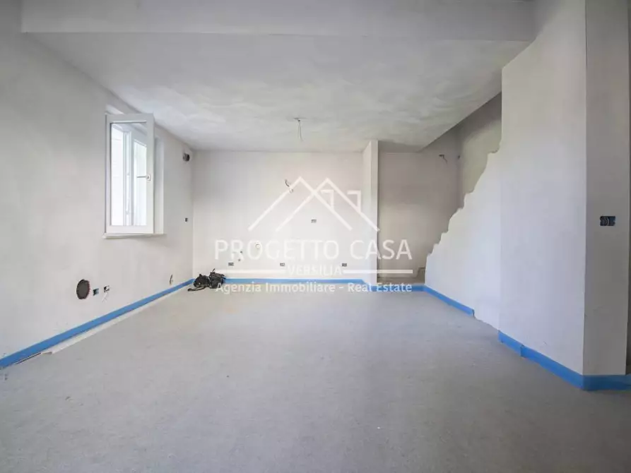 Immagine 4 di Casa indipendente in vendita  in VIA ALFONSO LA MARMORA a Camaiore