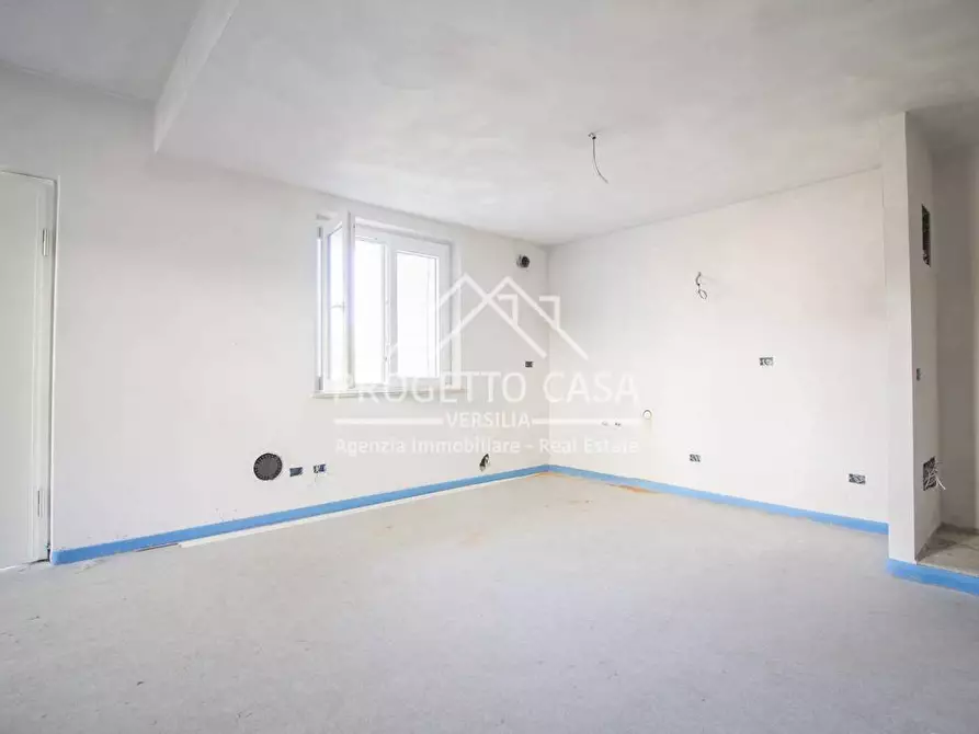Immagine 5 di Casa indipendente in vendita  in VIA ALFONSO LA MARMORA a Camaiore