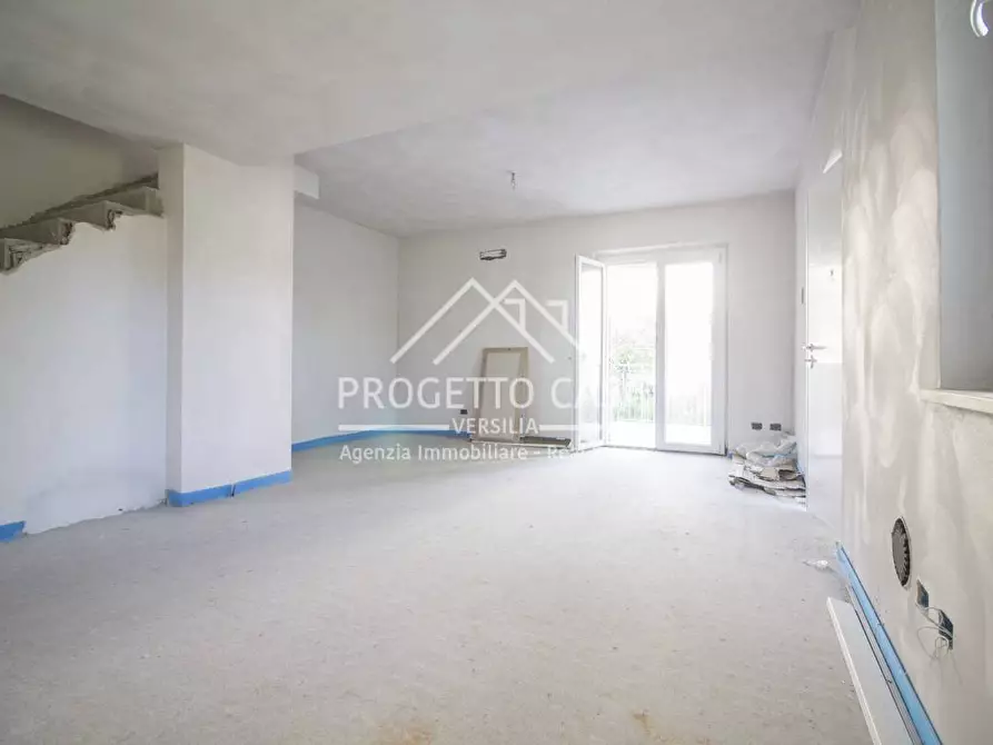 Immagine 6 di Casa indipendente in vendita  in VIA ALFONSO LA MARMORA a Camaiore
