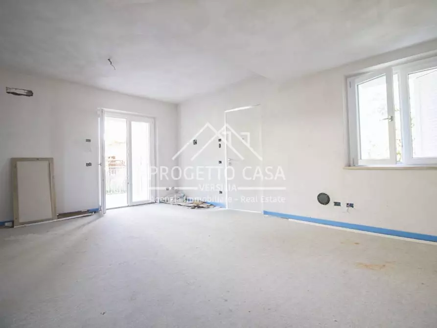 Immagine 8 di Casa indipendente in vendita  in VIA ALFONSO LA MARMORA a Camaiore