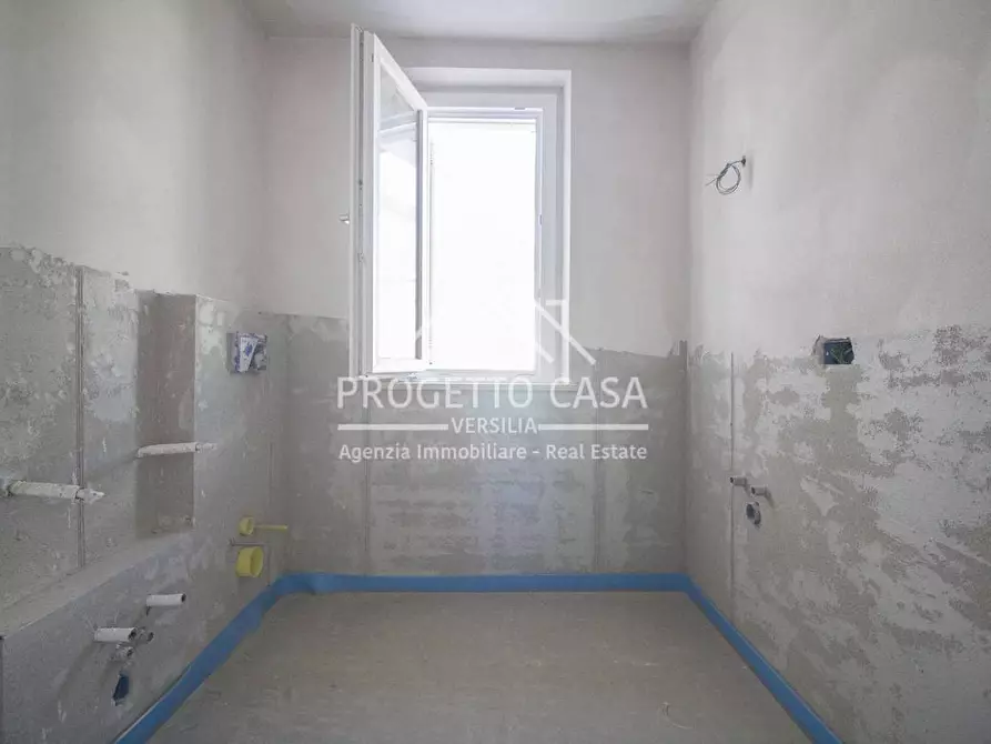 Immagine 10 di Casa indipendente in vendita  in VIA ALFONSO LA MARMORA a Camaiore