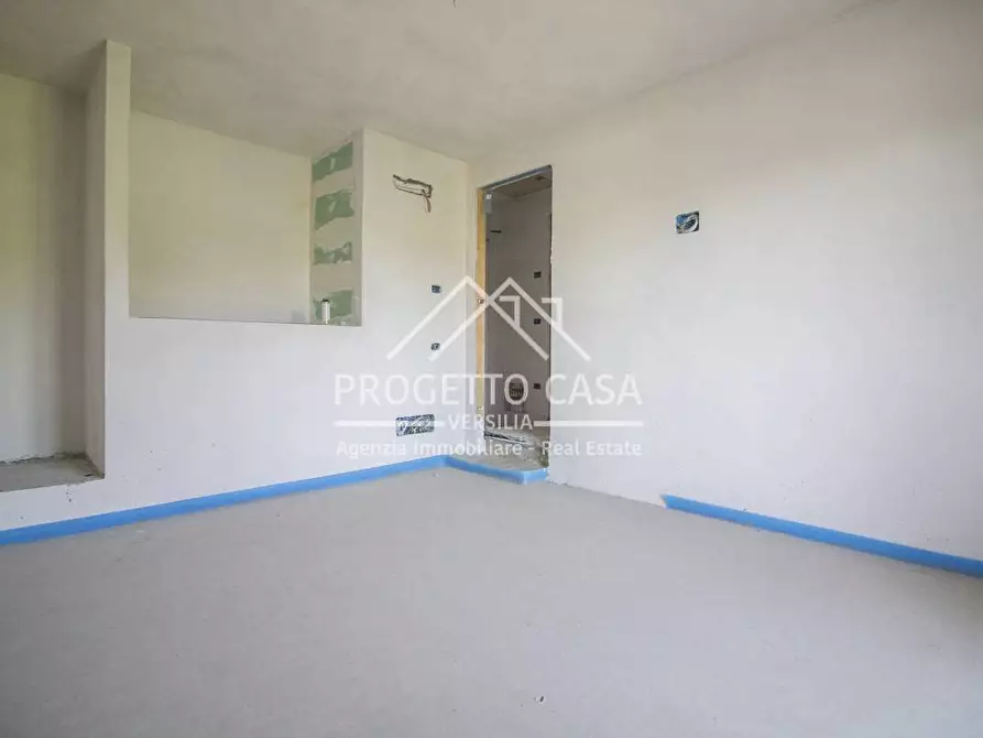 Immagine 19 di Casa indipendente in vendita  in VIA ALFONSO LA MARMORA a Camaiore