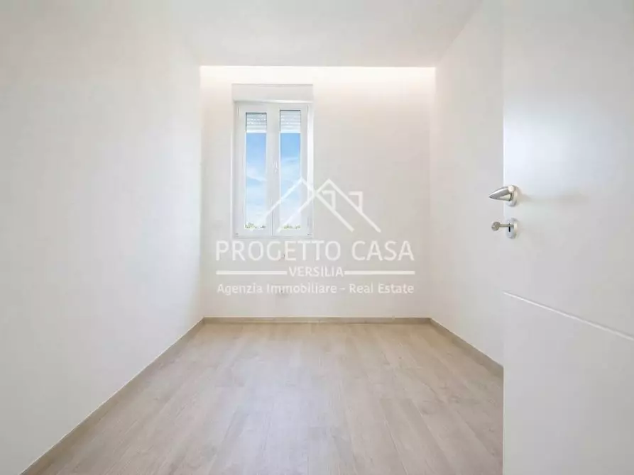 Immagine 10 di Appartamento in vendita  in VIA VITTORIO VENETO a Camaiore
