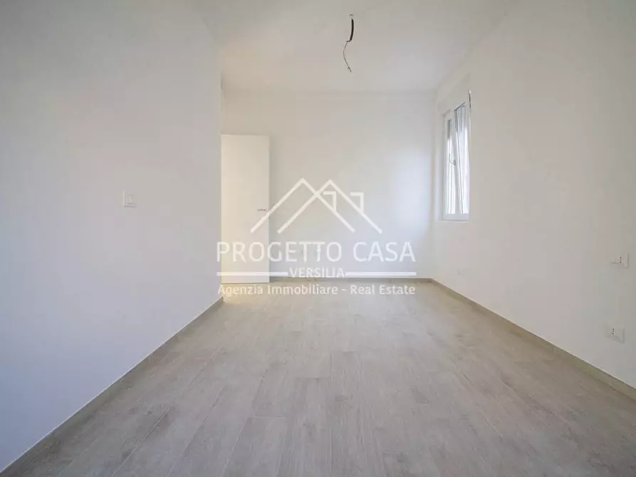 Immagine 19 di Appartamento in vendita  in VIA VITTORIO VENETO a Camaiore