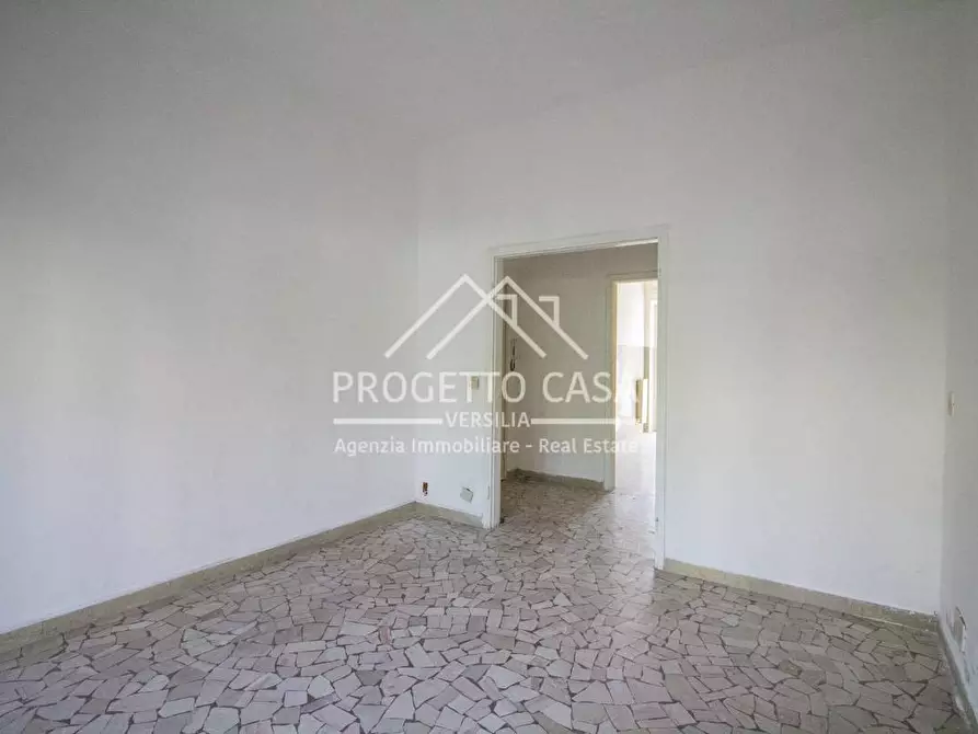 Immagine 11 di Appartamento in vendita  in VIA S. FRANCESCO LIDO DI CAMAIORE a Camaiore