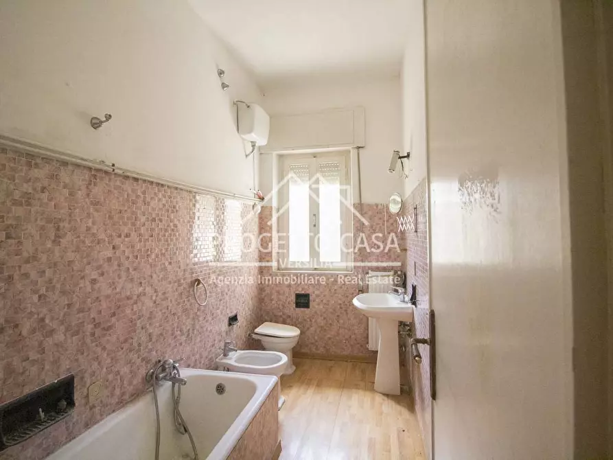Immagine 24 di Appartamento in vendita  in VIA S. FRANCESCO LIDO DI CAMAIORE a Camaiore