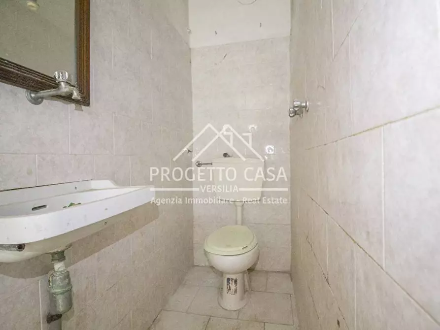 Immagine 36 di Appartamento in vendita  in VIA S. FRANCESCO LIDO DI CAMAIORE a Camaiore