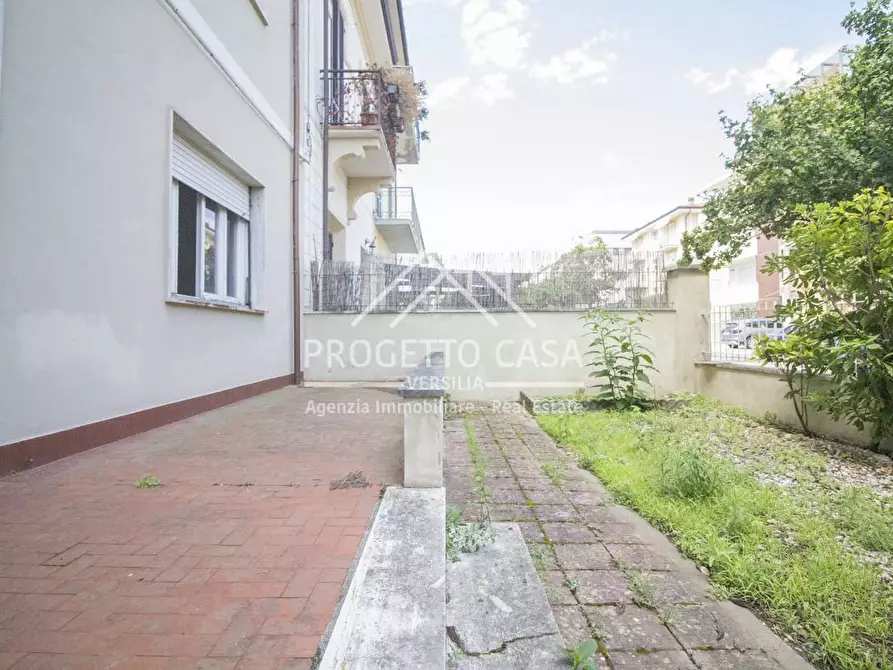 Immagine 39 di Appartamento in vendita  in VIA S. FRANCESCO LIDO DI CAMAIORE a Camaiore