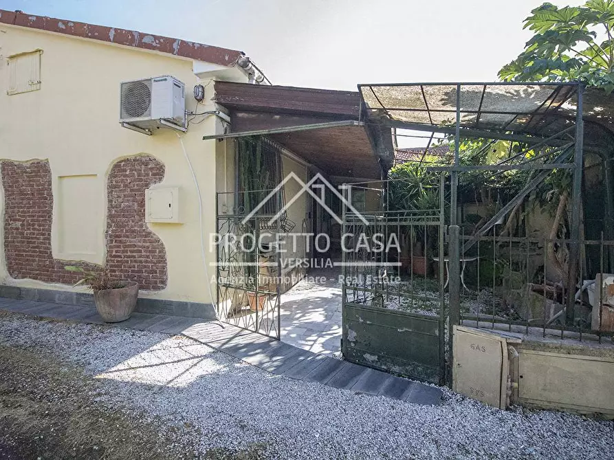 Immagine 6 di Casa indipendente in vendita  in via stipeto a Pietrasanta