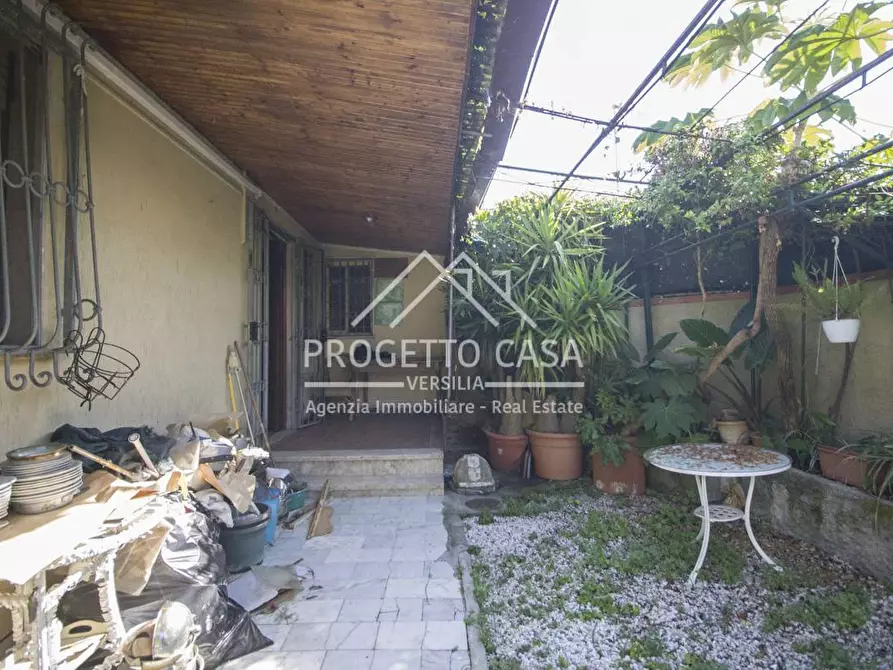 Immagine 34 di Casa indipendente in vendita  in via stipeto a Pietrasanta