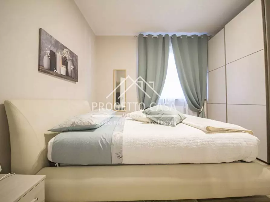 Immagine 26 di Appartamento in vendita  in via canova a Camaiore