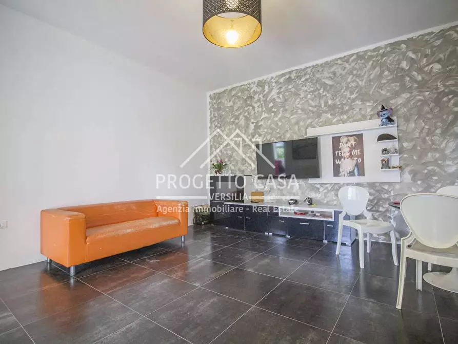 Immagine 6 di Appartamento in vendita  in VIA LELIO GIUSTI a Viareggio