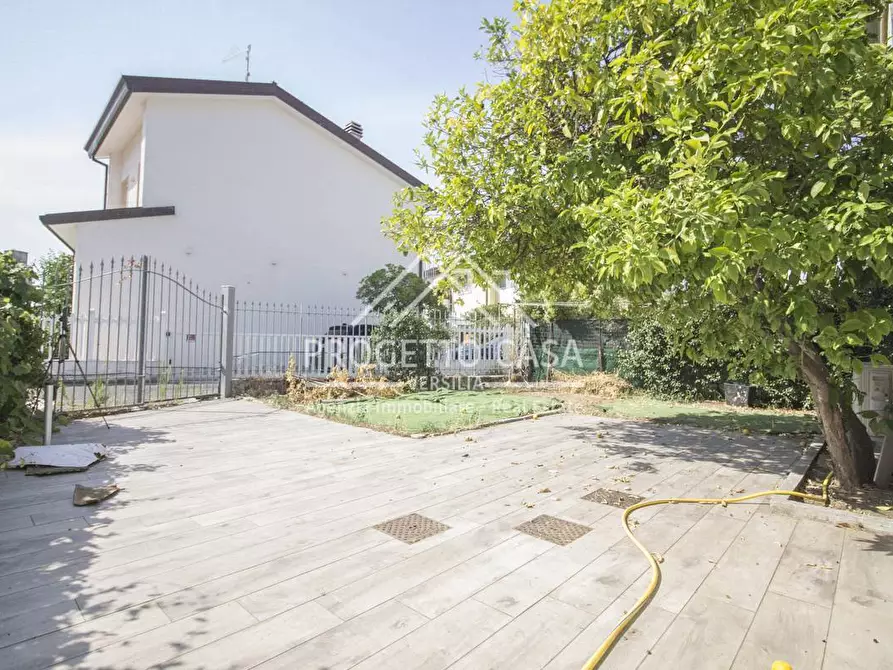 Immagine 26 di Appartamento in vendita  in VIA LELIO GIUSTI a Viareggio