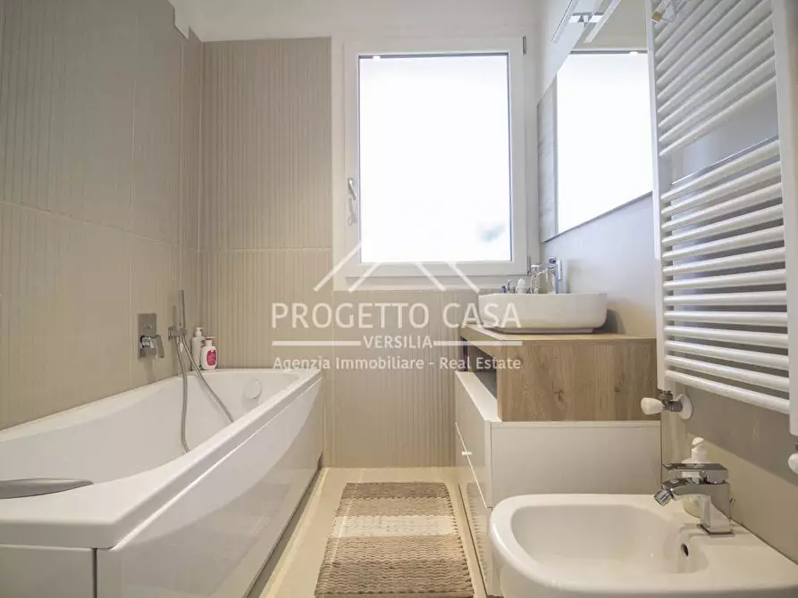 Immagine 35 di Appartamento in vendita  in VIA DEL CIAMPINO a Camaiore