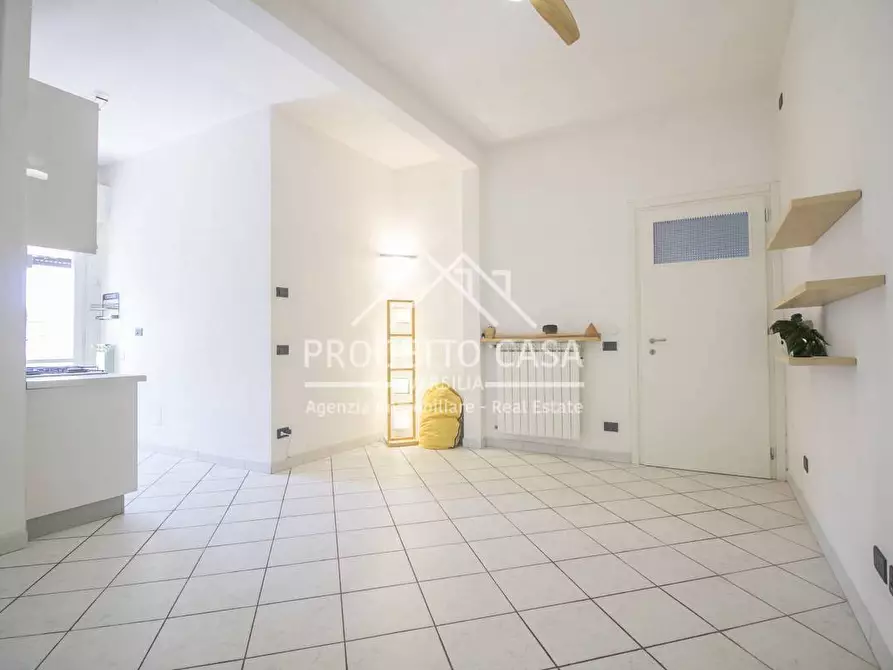 Immagine 2 di Appartamento in vendita  in via leopardi a Camaiore