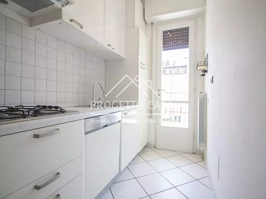 Immagine 7 di Appartamento in vendita  in via leopardi a Camaiore