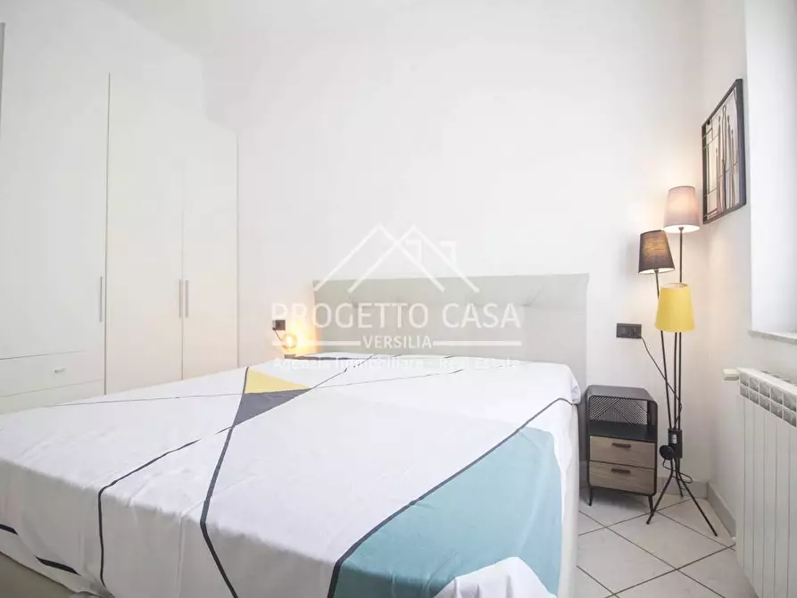 Immagine 23 di Appartamento in vendita  in via leopardi a Camaiore