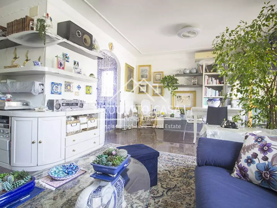 Immagine 3 di Appartamento in vendita  in via viii marzo a Viareggio