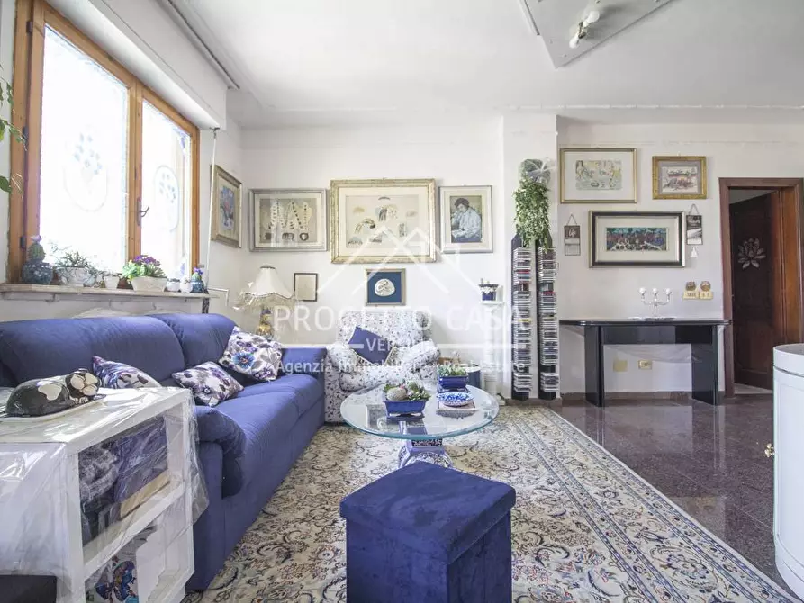 Immagine 5 di Appartamento in vendita  in via viii marzo a Viareggio